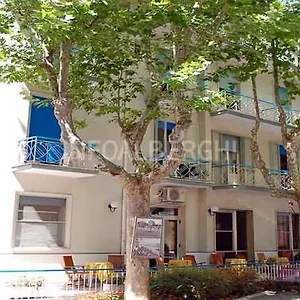 https://hotel-villa-dei-platani.emilia-romagnahotels.net